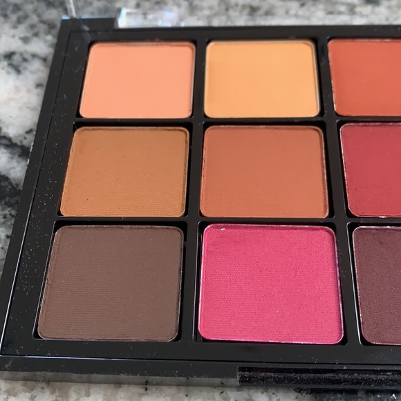 VISEART Never Used Neutral Matte Eyeshadow Palette - Picture 4 of 6